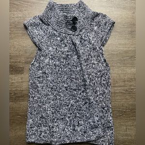 August Silk Knit Sleeveless Sweater Black and White Size Large